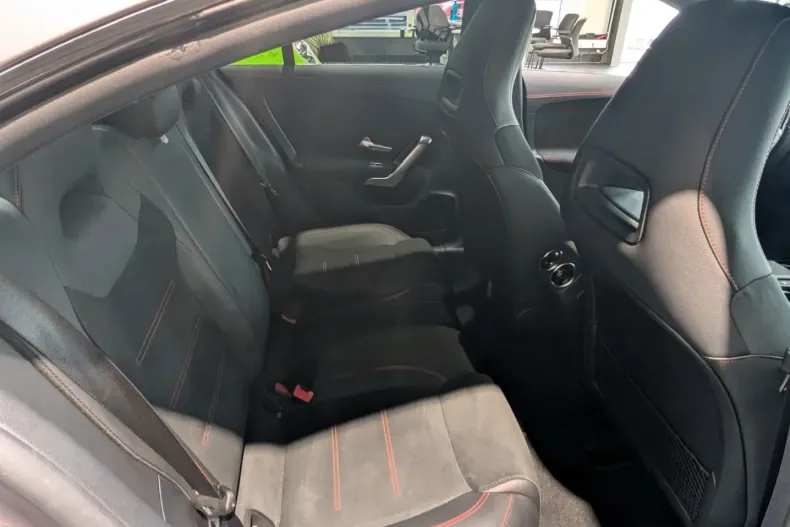 Mercedes-Benz CLA 220 din 2022 cu 35.000 km - oferta MER159544 - foto 10