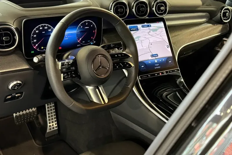 Mercedes-Benz GLC 300 din 2024 cu 14.400 km - oferta MER159566 - foto 11