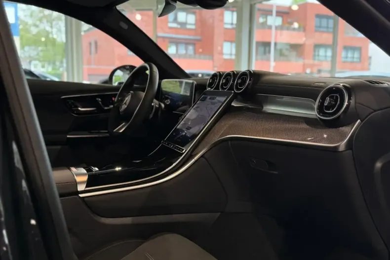 Mercedes-Benz GLC 300 din 2024 cu 14.400 km - oferta MER159566 - foto 18