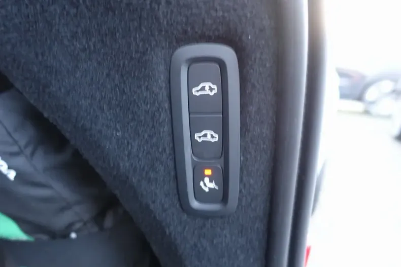 Volvo XC90 din 2022 cu 38.800 km - oferta VOL159569 - foto 24