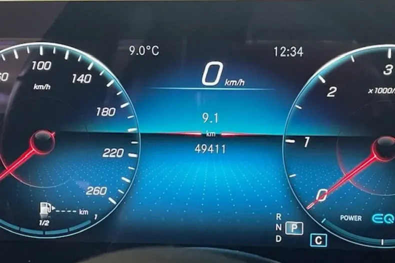 Mercedes-Benz E 220 din 2022 cu 49.411 km - oferta MER159570 - foto 11