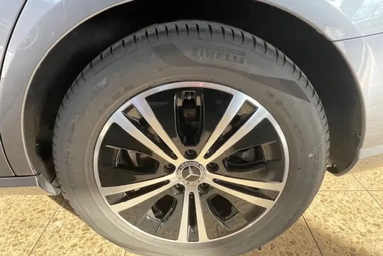 Mercedes-Benz E 220 din 2022 cu 49.411 km - oferta MER159570 - foto 13