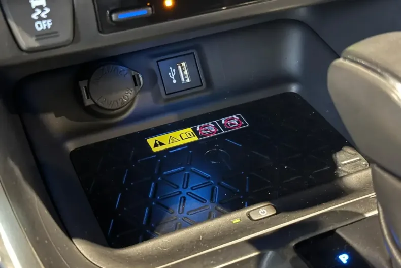 Toyota RAV4 din 2024 cu 3.035 km - oferta TOY159575 - foto 21