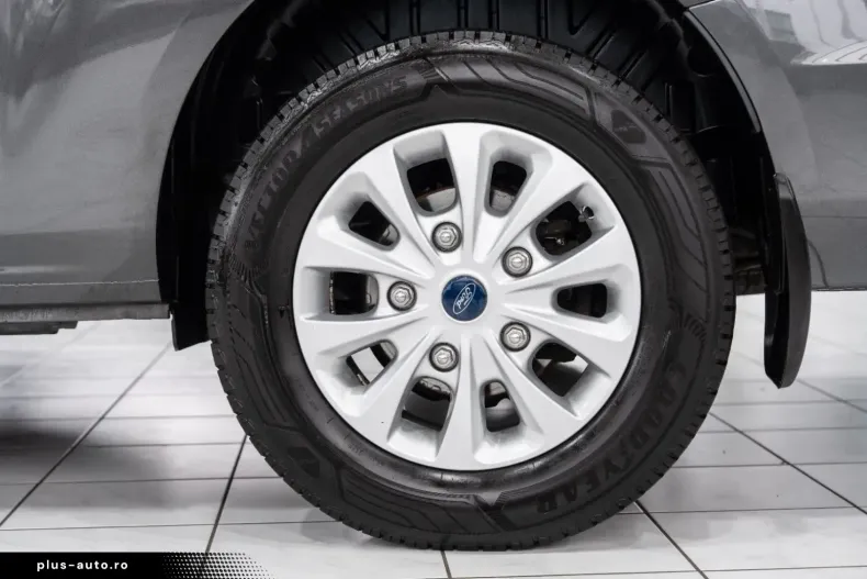 Ford Tourneo Custom din 2022 cu 67.216 km - oferta FOR159576 - foto 14