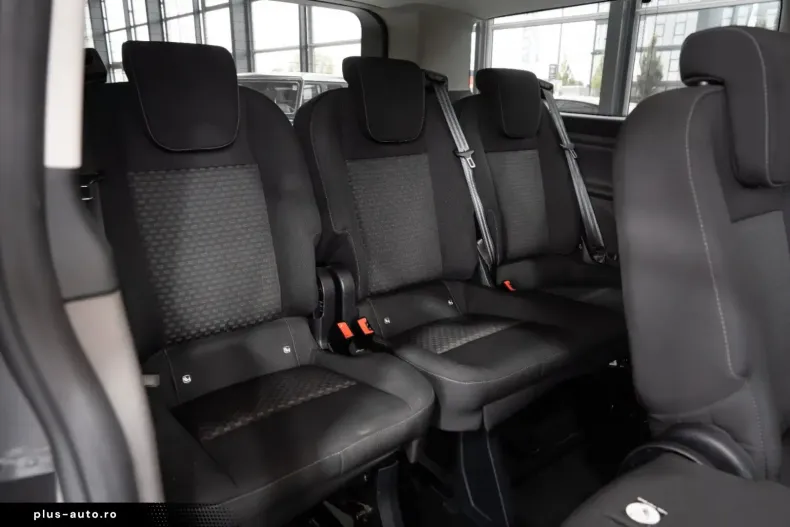 Ford Tourneo Custom din 2022 cu 67.216 km - oferta FOR159576 - foto 18