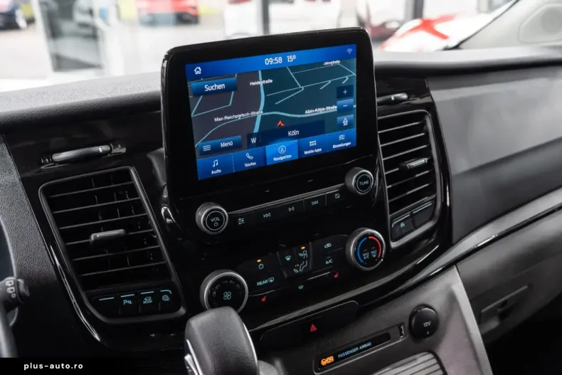 Ford Tourneo Custom din 2022 cu 67.216 km - oferta FOR159576 - foto 23