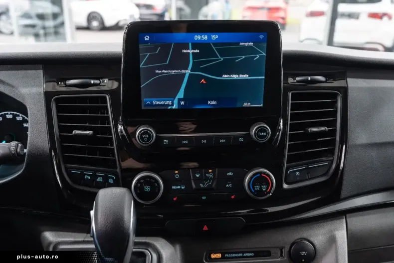 Ford Tourneo Custom din 2022 cu 67.216 km - oferta FOR159576 - foto 24