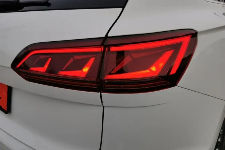 Volkswagen Touareg din 2021 cu 55.000 km - oferta VOL159607 - foto 12