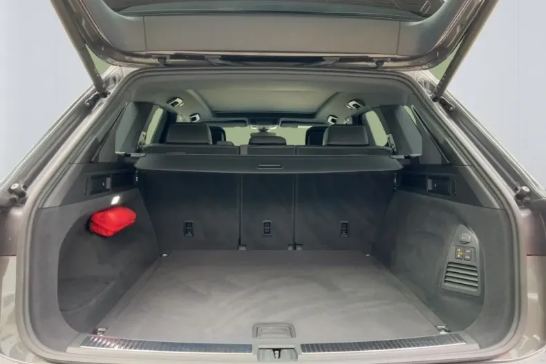 Volkswagen Touareg din 2021 cu 61.613 km - oferta VOL159608 - foto 5