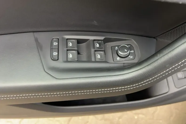 Volkswagen Touareg din 2021 cu 61.613 km - oferta VOL159608 - foto 13