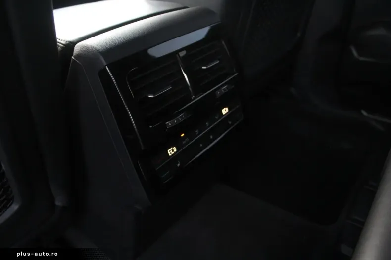 Volkswagen Touareg din 2021 cu 75.800 km - oferta VOL159610 - foto 29