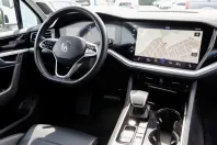 Volkswagen Touareg din 2022 cu 60.333 km - oferta VOL159611 - foto 4