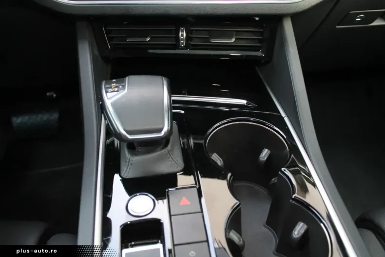 Volkswagen Touareg din 2021 cu 69.998 km - oferta VOL159612 - foto 11