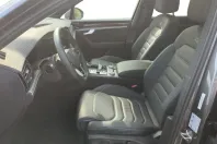 Volkswagen Touareg din 2024 cu 21.200 km - oferta VOL159613 - foto 8