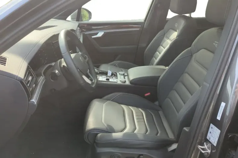 Volkswagen Touareg din 2024 cu 21.200 km - oferta VOL159613 - foto 8