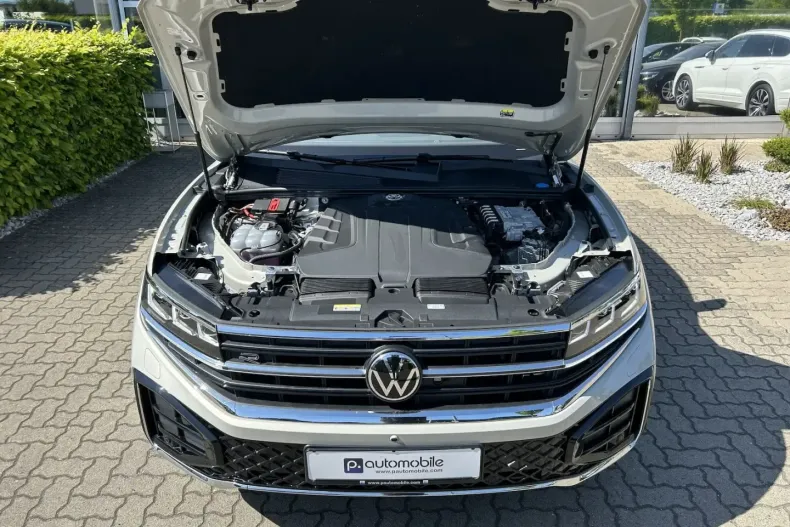 Volkswagen Touareg din 2023 cu 38.555 km - oferta VOL159614 - foto 4