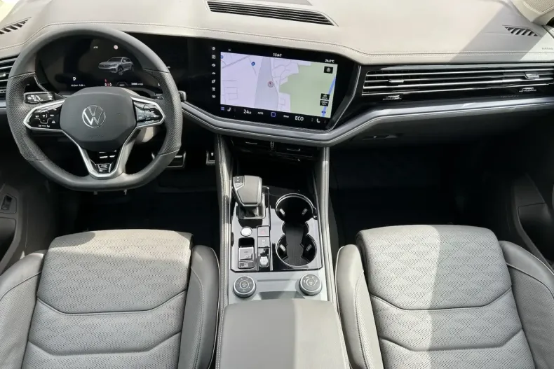 Volkswagen Touareg din 2023 cu 38.555 km - oferta VOL159614 - foto 9