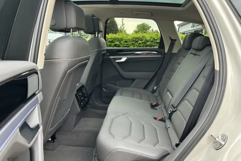 Volkswagen Touareg din 2023 cu 38.555 km - oferta VOL159614 - foto 11