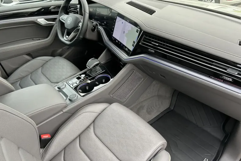 Volkswagen Touareg din 2023 cu 38.555 km - oferta VOL159614 - foto 13