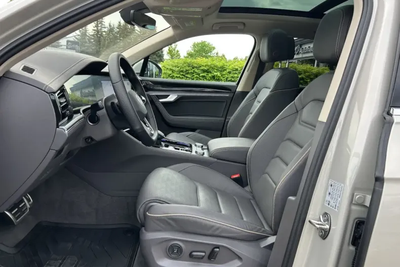 Volkswagen Touareg din 2023 cu 38.555 km - oferta VOL159614 - foto 22