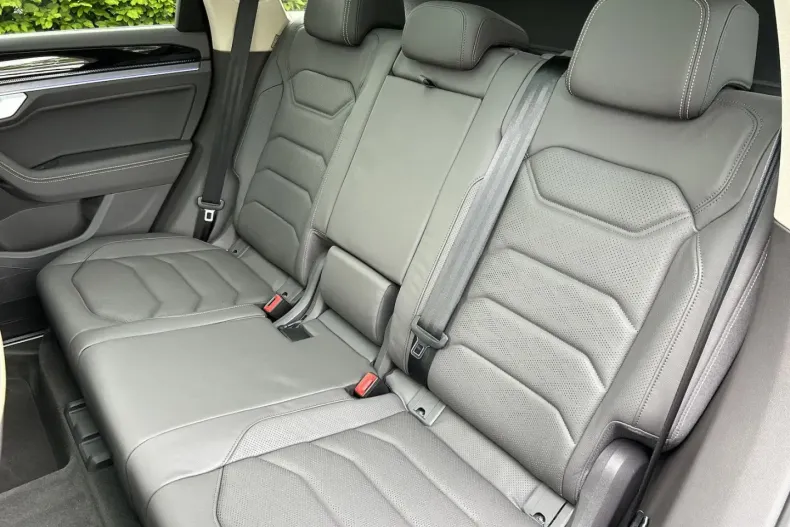 Volkswagen Touareg din 2023 cu 38.555 km - oferta VOL159614 - foto 23