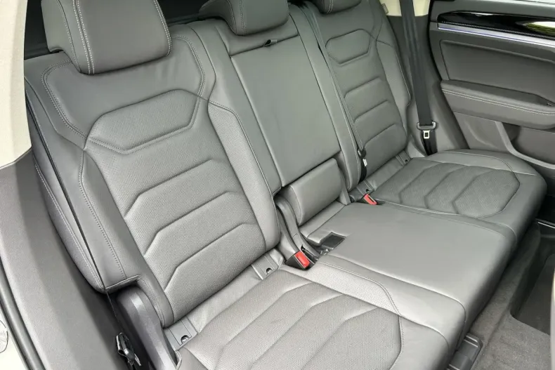 Volkswagen Touareg din 2023 cu 38.555 km - oferta VOL159614 - foto 24