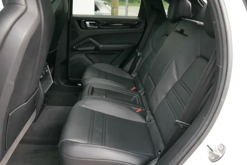 Porsche Cayenne din 2022 cu 66.962 km - oferta POR159631 - foto 8