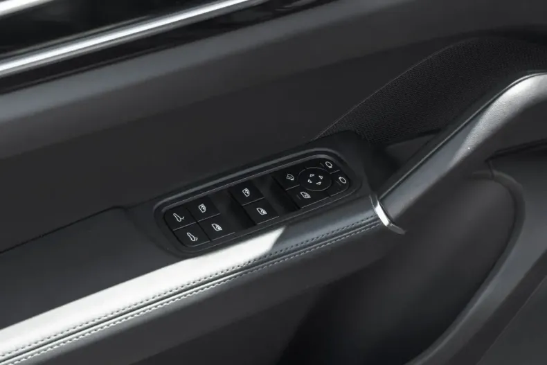 Porsche Cayenne din 2022 cu 67.990 km - oferta POR159634 - foto 20