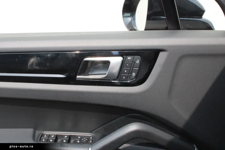 Porsche Cayenne din 2022 cu 67.899 km - oferta POR159641 - foto 11