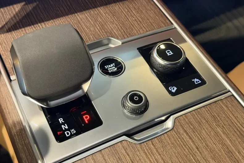 Land Rover Range Rover din 2023 cu 26.000 km - oferta LAN159644 - foto 35