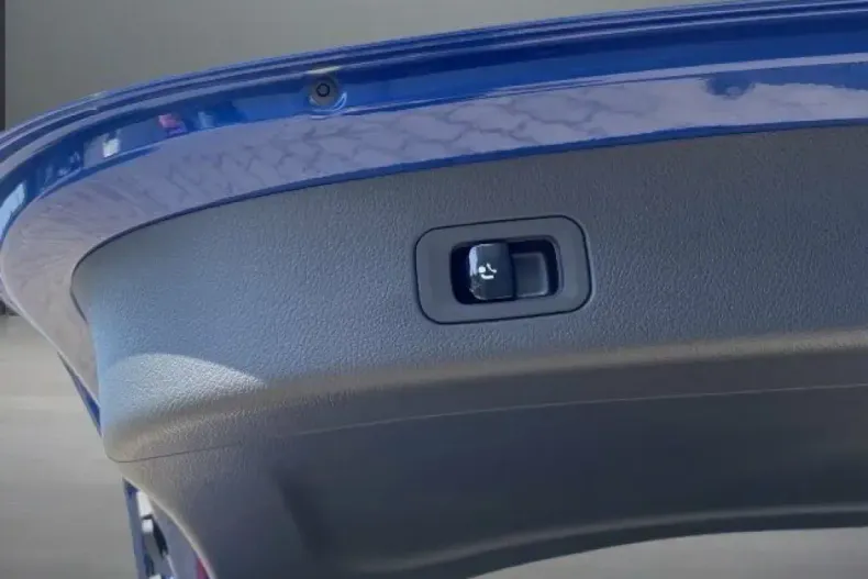 Mercedes-Benz GLC 200 din 2024 cu 7.500 km - oferta MER159653 - foto 9