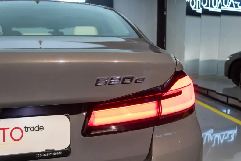 BMW 520 din 2022 cu 72.718 km - oferta BMW159662 - foto 12