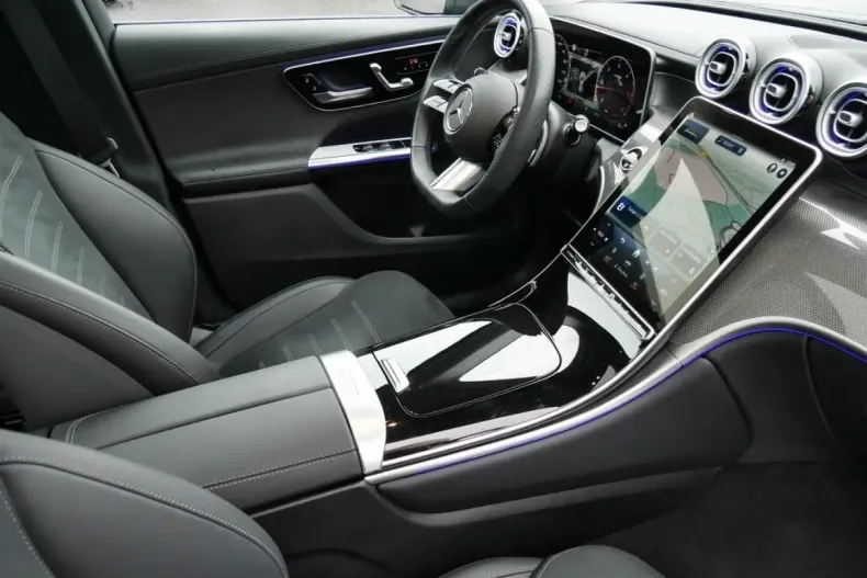 Mercedes-Benz GLC 220 din 2024 cu 16.089 km - oferta MER159666 - foto 3