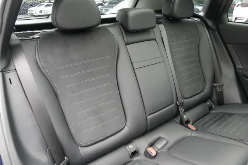 Mercedes-Benz GLC 220 din 2024 cu 16.089 km - oferta MER159666 - foto 4