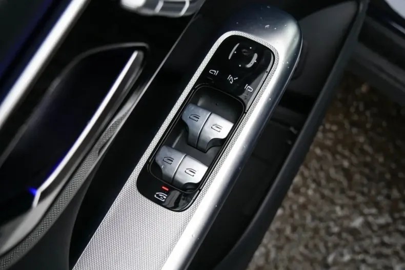 Mercedes-Benz GLC 220 din 2024 cu 16.089 km - oferta MER159666 - foto 11