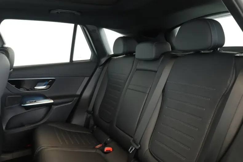 Mercedes-Benz GLC 300 din 2023 cu 45.900 km - oferta MER159668 - foto 17