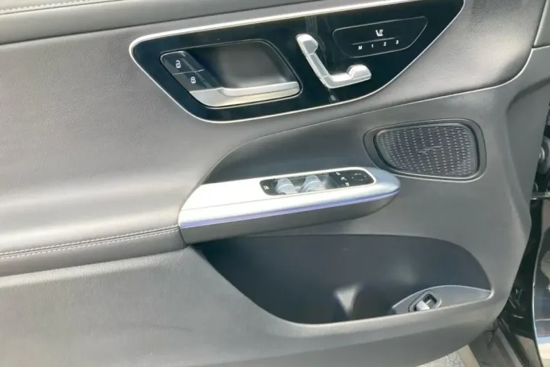 Mercedes-Benz GLC 200 din 2024 cu 24.756 km - oferta MER159670 - foto 7