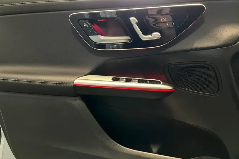 Mercedes-Benz GLC 200 din 2024 cu 19.884 km - oferta MER159676 - foto 6