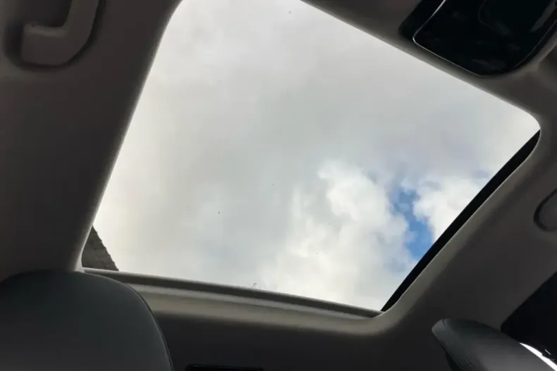 Mercedes-Benz GLC 300 din 2024 cu 39.900 km - oferta MER159681 - foto 11