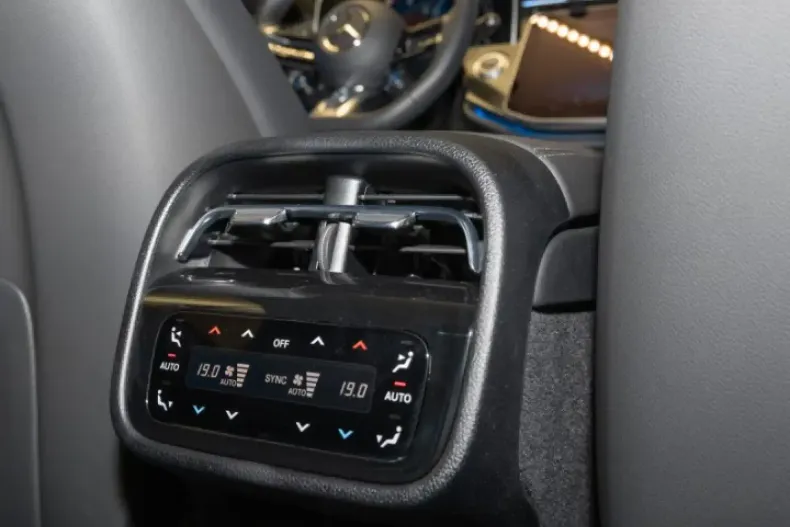 Mercedes-Benz E 53 AMG din 2024 cu 9.793 km - oferta MER159684 - foto 23