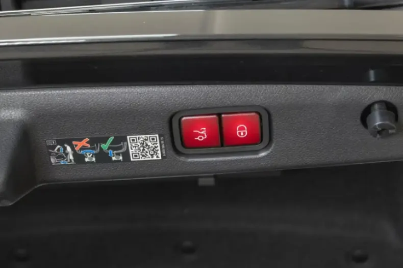 Mercedes-Benz E 53 AMG din 2024 cu 9.793 km - oferta MER159684 - foto 25