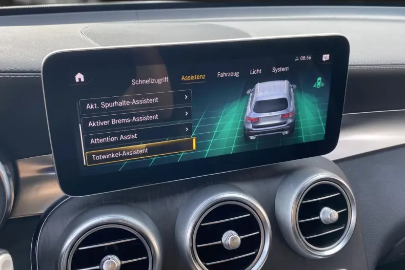 Mercedes-Benz GLC 300 din 2022 cu 67.197 km - oferta MER159685 - foto 17