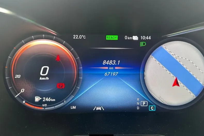 Mercedes-Benz GLC 300 din 2022 cu 67.197 km - oferta MER159685 - foto 18