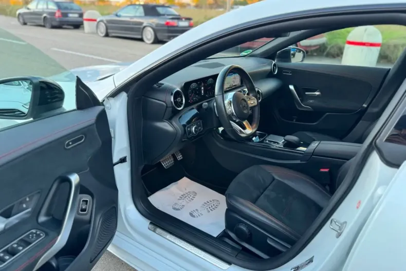 Mercedes-Benz CLA 200 din 2021 cu 50.000 km - oferta MER159690 - foto 11