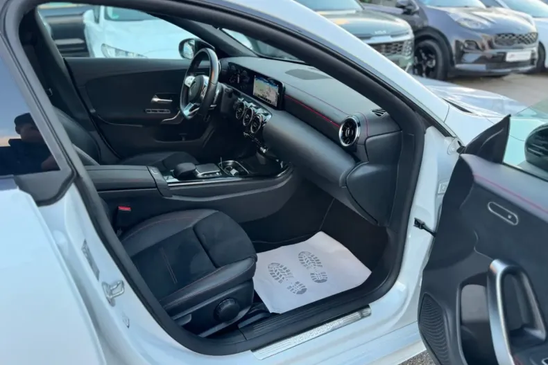 Mercedes-Benz CLA 200 din 2021 cu 50.000 km - oferta MER159690 - foto 12