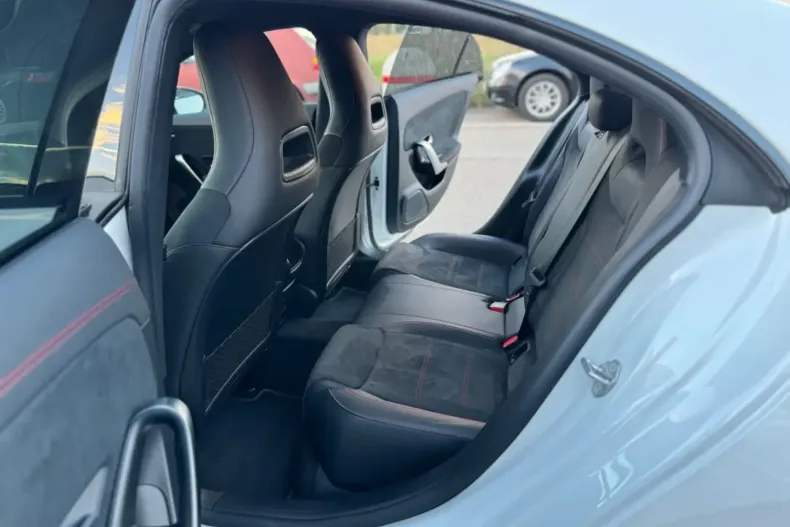 Mercedes-Benz CLA 200 din 2021 cu 50.000 km - oferta MER159690 - foto 13