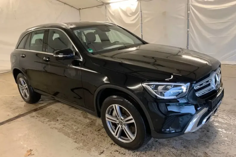 Mercedes-Benz GLC 300 din 2022 cu 61.000 km - oferta MER159692 - foto 2