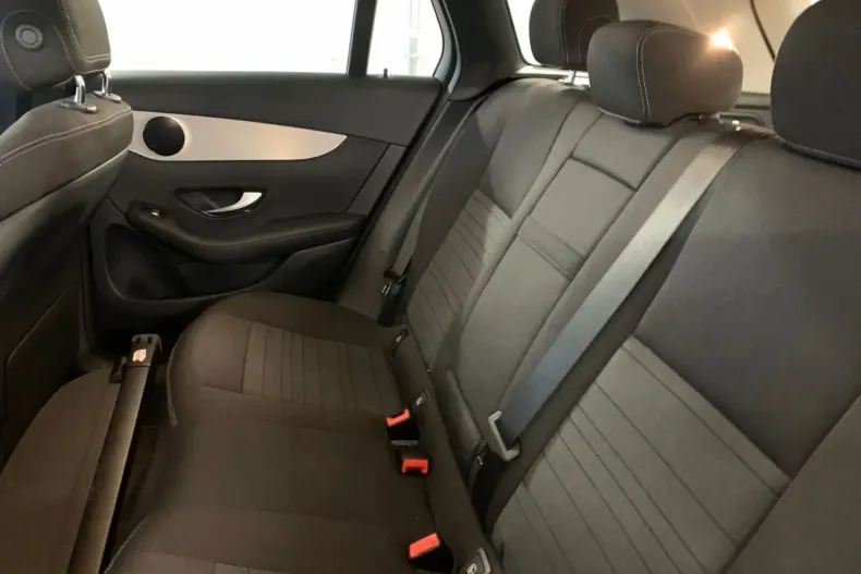 Mercedes-Benz GLC 300 din 2022 cu 61.000 km - oferta MER159692 - foto 14