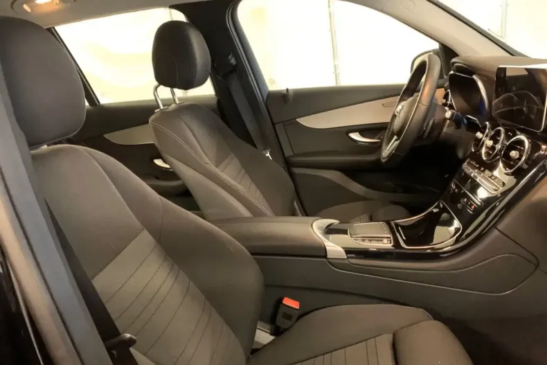 Mercedes-Benz GLC 300 din 2022 cu 61.000 km - oferta MER159692 - foto 15