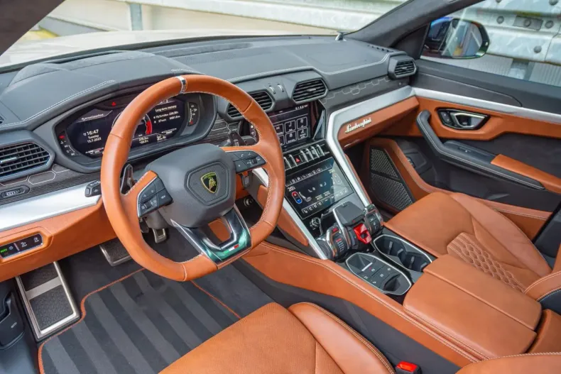 Lamborghini Urus din 2023 cu 6.488 km - oferta LAM159704 - foto 16